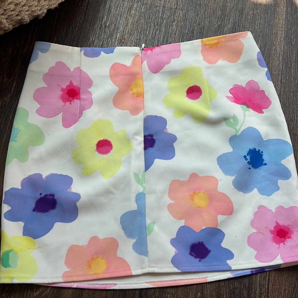 White Fox Floral Skirt - Picture 3 of 6